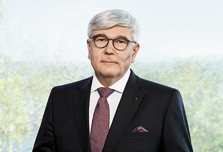 Dipl.-Ing. Dr. Reinhard Nöbauer, Member of the Management Board (photo)